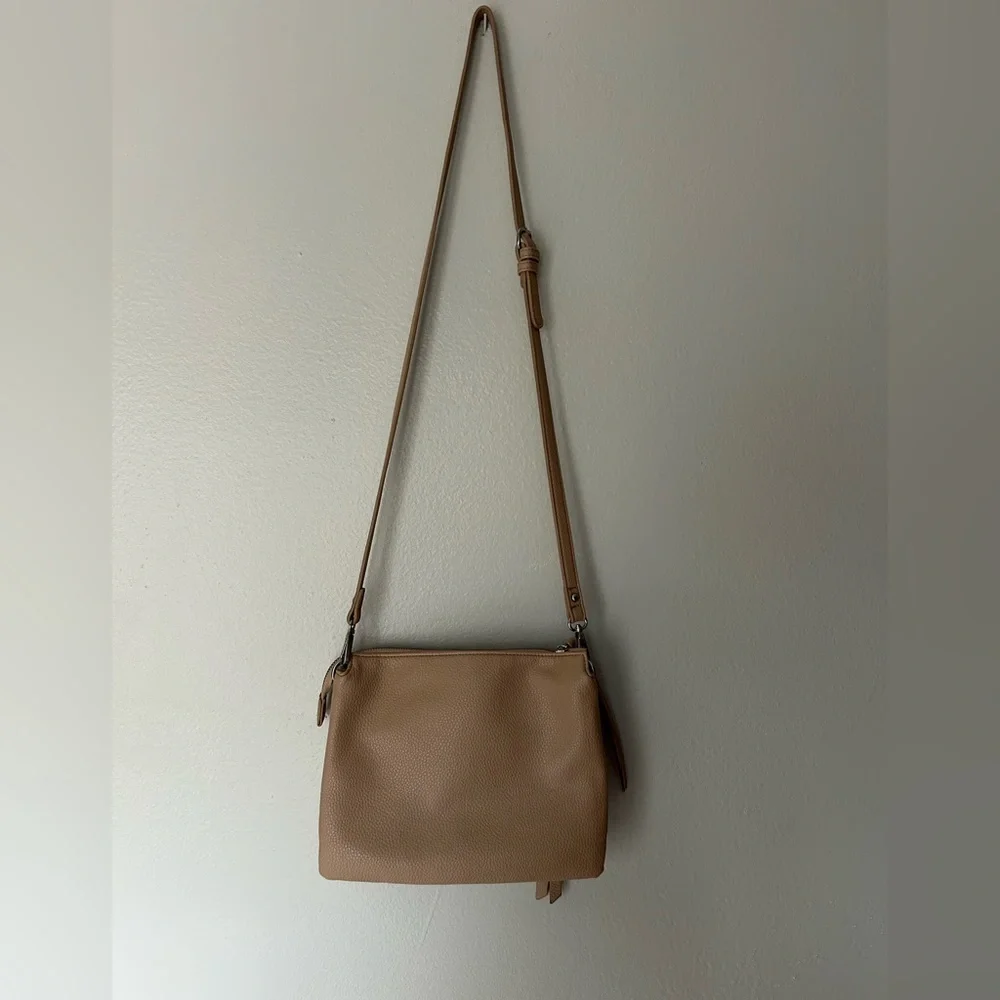 Moda Luxe Women's Elegant Tan Crossbody Bag - Picture 2 of 8